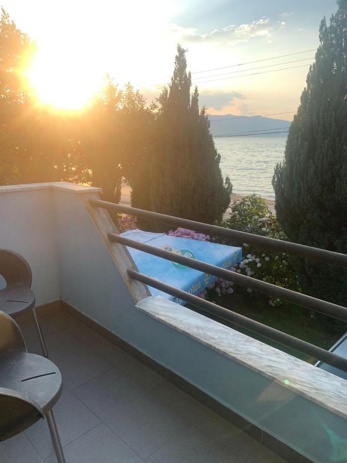 Vila Deni Tushemisht Εξωτερικό φωτογραφία