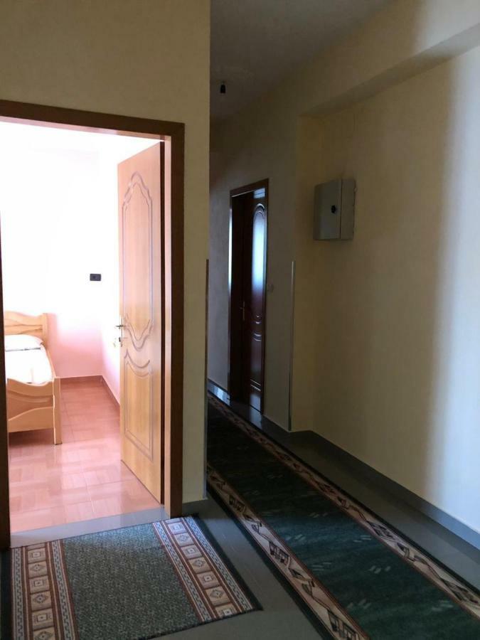 Vila Deni Tushemisht Εξωτερικό φωτογραφία